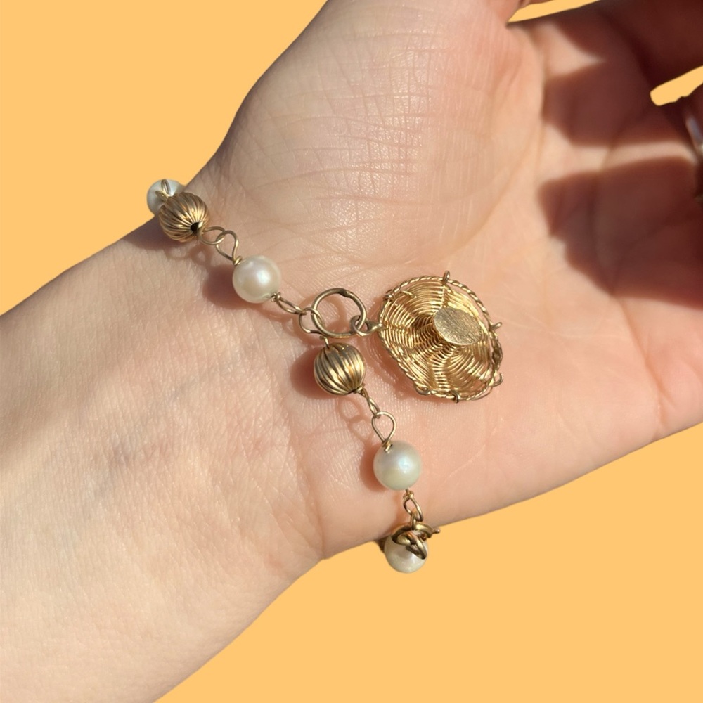 Vintage 14k yellow gold sun hat pearl bracelet